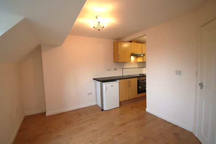 2 Bedroom Flat To Rent In Northfield Road, Harborne, Birmingham, B17