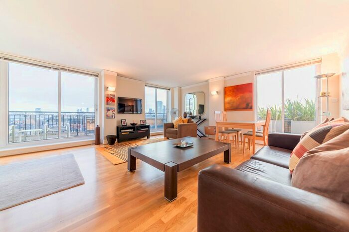3 Bedroom Flat To Rent In Artillery Mansions, Victoria Street, London, SW1H