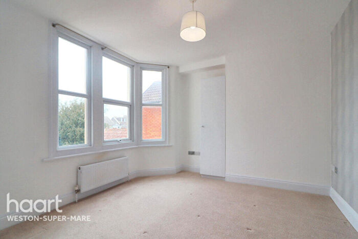 2 Bedroom Flat For Sale In Charlton Road, Weston-Super-Mare, BS23