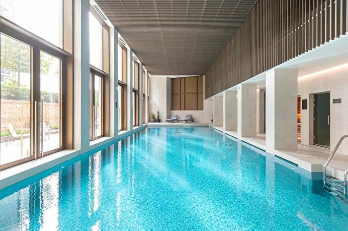 2 Bedroom Flat To Rent In Cascade Way, London, W12