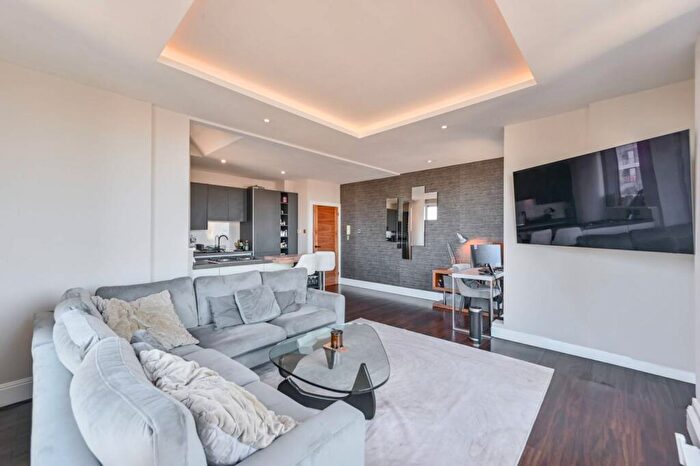 2 Bedroom Flat For Sale In Coral Row, Battersea, London, SW11