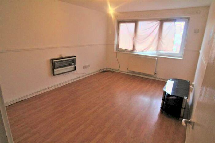 1 Bedroom Flat To Rent In Laburnums, East Ham, E6