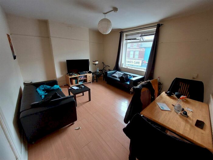 3 Bedroom Flat To Rent In City Road, Cathays, Cardiff CF24