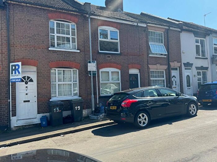 2 Bedroom Terraced House To Rent In Tavistock Street, Luton, Bedfordshire, LU1