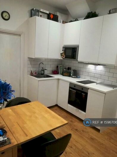 1 Bedroom Flat To Rent In Silk Mills Path, London, SE13