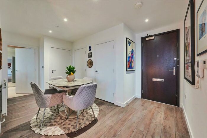 2 Bedroom Apartment To Rent In Heritage Tower, East Ferry Road, Canary Wharf, E14