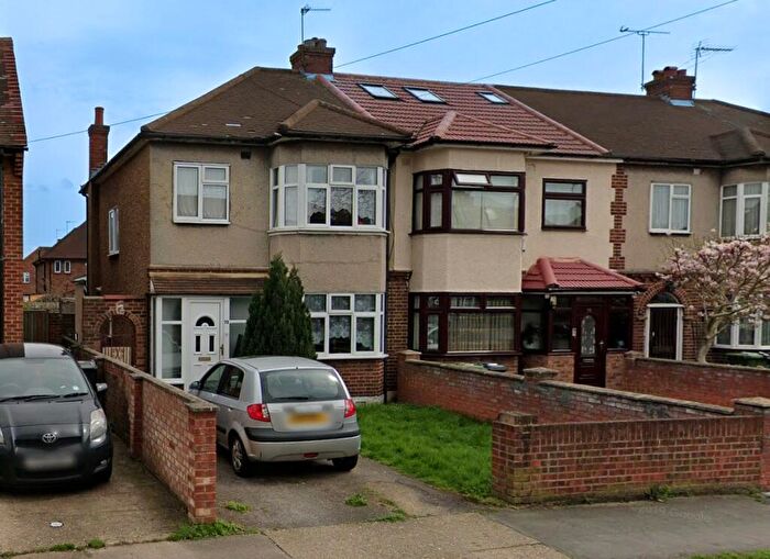 3 Bedroom End Of Terrace House To Rent In Hurst Drive, Waltham Cross, EN8