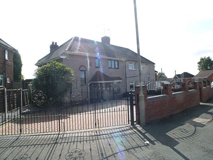3 Bedroom Semi Detached House To Rent In Brierley Hill, Pensnett, Tiled House Lane, DY5