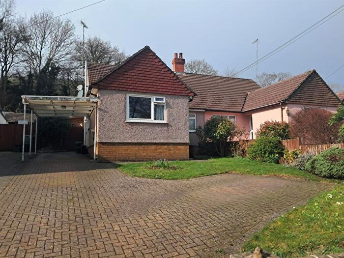 4 Bedroom Semi-Detached Bungalow For Sale In Lynne Close, Orpington, BR6