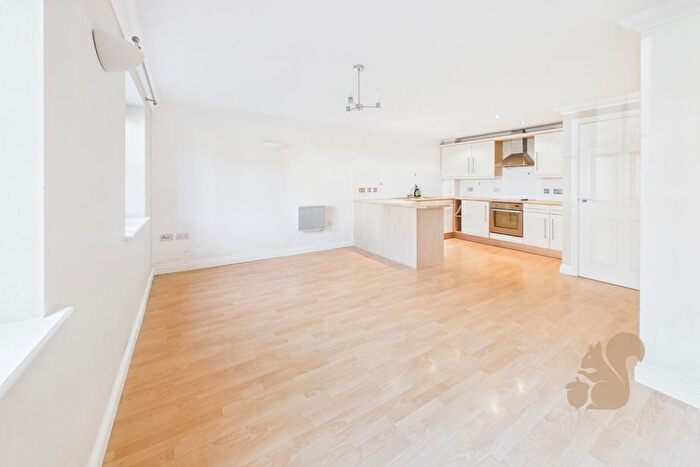 2 Bedroom Flat For Sale In Shrub End Road, Colchester, CO3