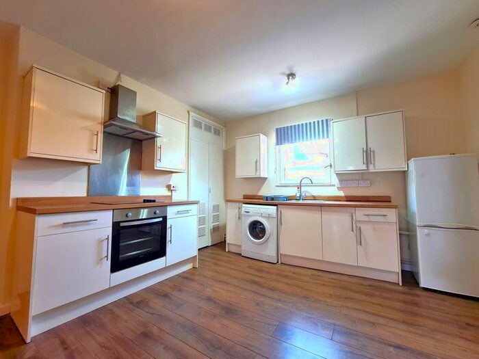 1 Bedroom Flat To Rent In Church Street, Rugby, CV21