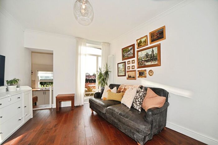 2 Bedroom Flat For Sale In Beckenham Road, Beckenham, BR3