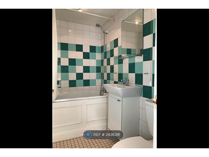 Studio To Rent In Savernake Road, London, NW3