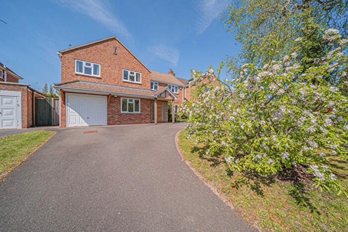 4 Bedroom Detached House For Sale In Holland Avenue, Knowle, B93