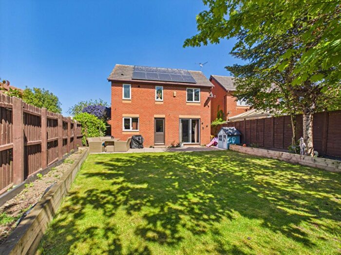 3 Bedroom Detached House For Sale In Houghton Avenue, Peterborough, PE2
