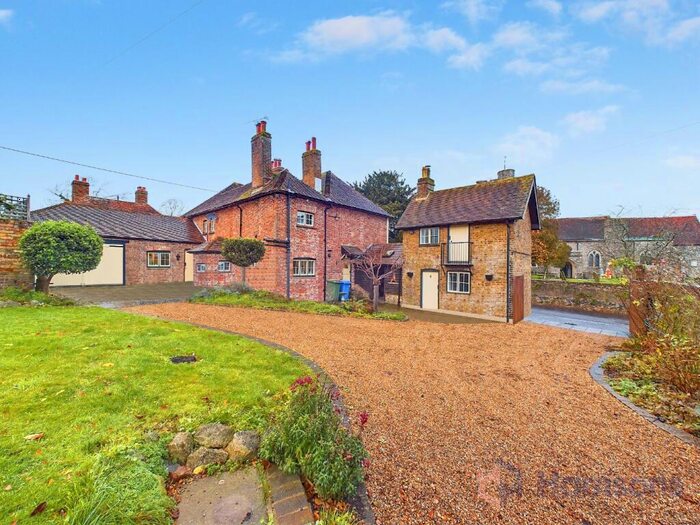 5 Bedroom Detached House For Sale In The Street, Bredgar, Sittingbourne, Kent, ME9