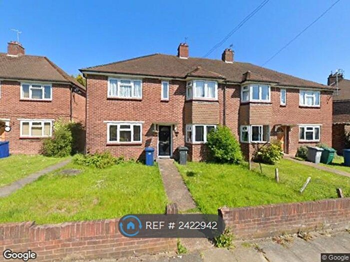 2 Bedroom Maisonette To Rent In Fordham Close, Barnet, EN4