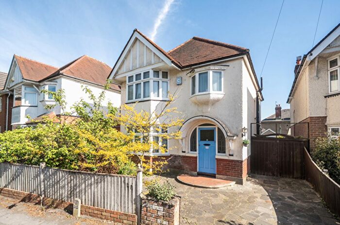 4 Bedroom Detached House For Sale In Winchester Road, Bassett, Southampton, Hampshire, SO16
