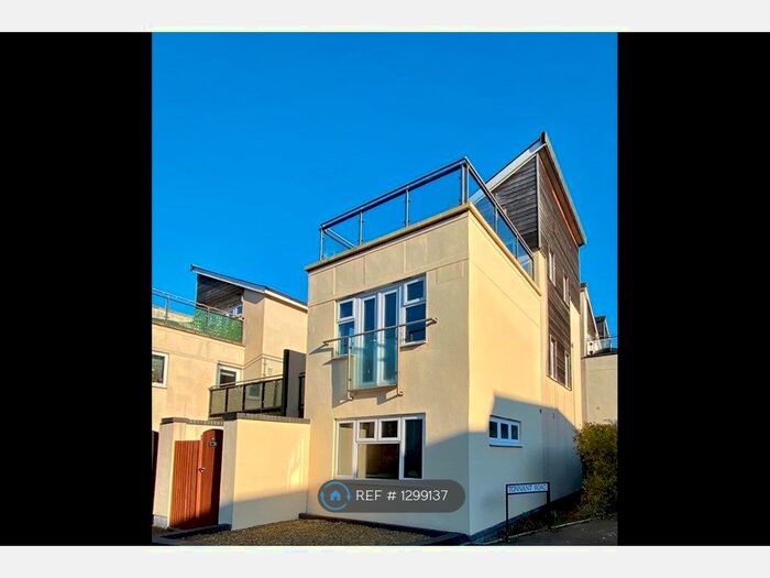 3 Bedroom Detached House To Rent In Phoebe Road, Pentrechwyth, Swansea SA1