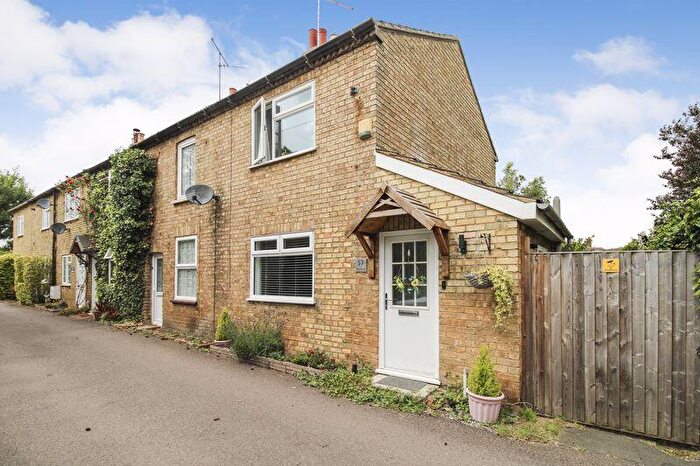 2 Bedroom Maisonette For Sale In Hoo Road, Meppershall, SG17