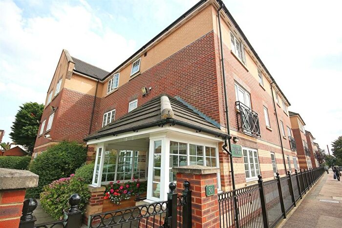 1 Bedroom Flat For Sale In Cockfosters Road, Cockfosters, Barnet, EN4