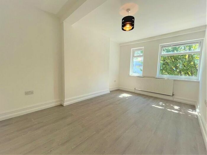 1 Bedroom Flat To Rent In Lea Bridge Road, London, E10