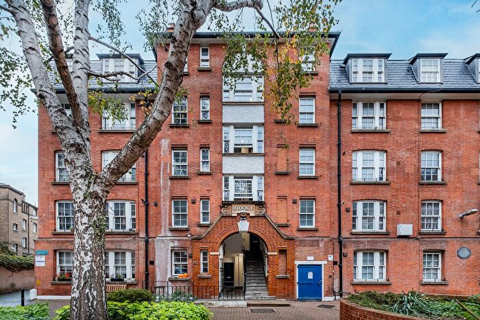 1 Bedroom Flat For Sale In Vauxhall Bridge Road, London, SW1V