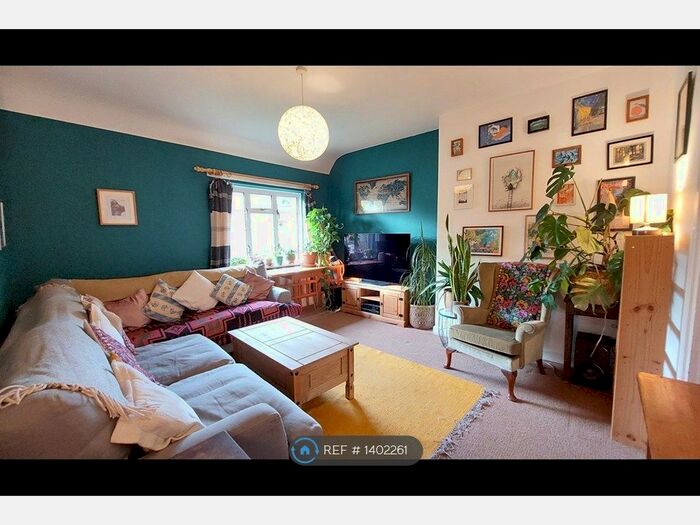 3 Bedroom Maisonette To Rent In Furneaux Avenue, London, SE27