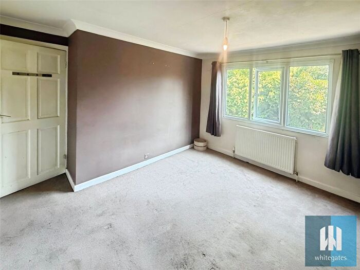 4 Bedroom Semi-Detached House To Rent In Marie Close, Lascelles Hall, Huddersfield, HD5