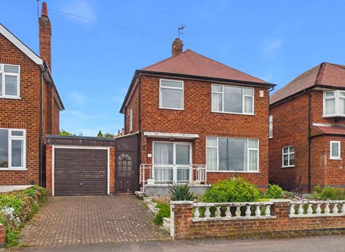 3 Bedroom Detached House For Sale In Pondhills Lane, Arnold, Nottingham, NG5