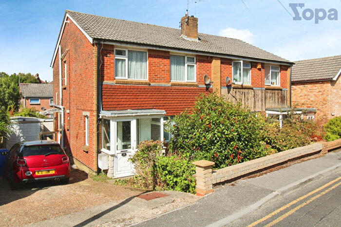 3 Bedroom Semi-Detached House For Sale In Beaconsfield Road, Poole, BH12