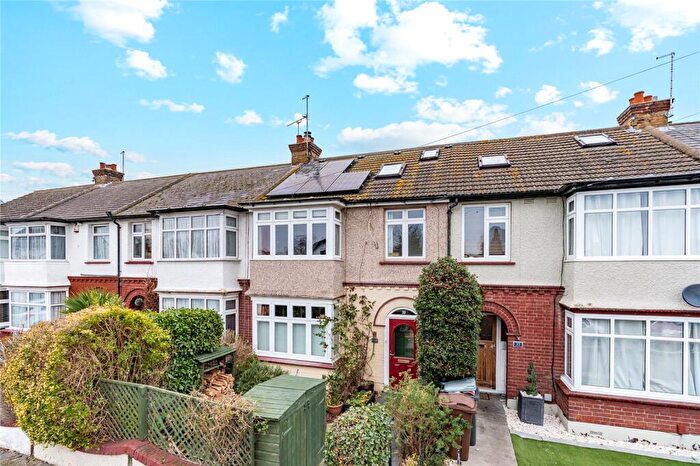 4 Bedroom Terraced House For Sale In Laurel Avenue, Gravesend, Kent, DA12