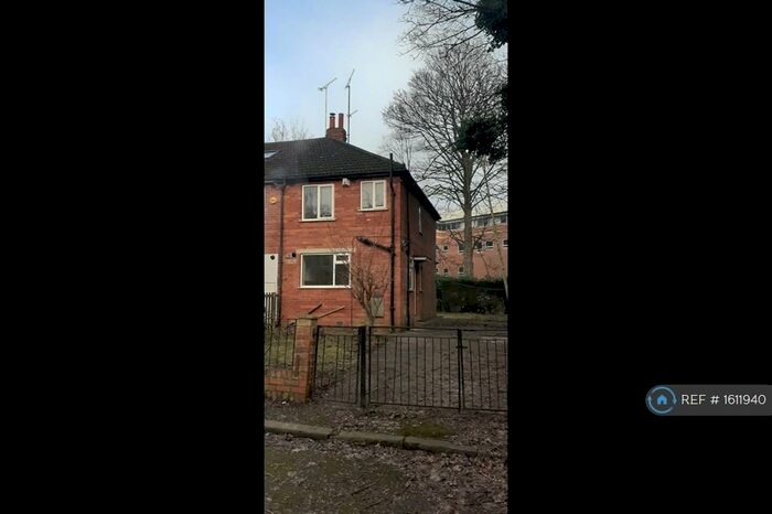 2 Bedroom Semi-Detached House To Rent In Newton View, Leeds, LS7