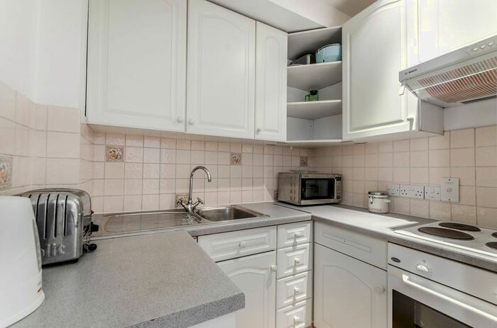 1 Bedroom Flat To Rent In Queen's Gate Terrace, South Kensington, London, SW7
