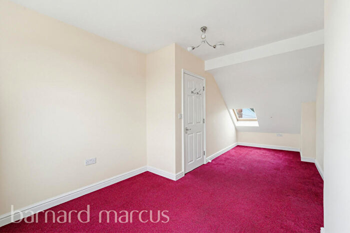2 Bedroom Duplex To Rent In Thirsk Road, Mitcham, CR4