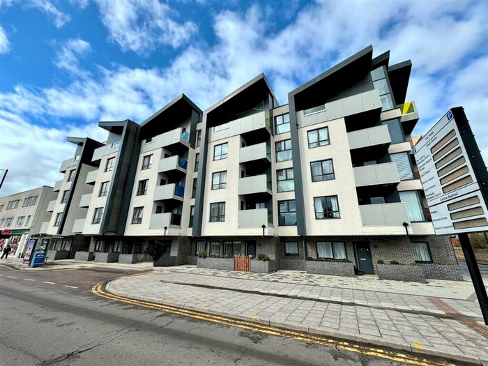 2 Bedroom Apartment To Rent In London Road, Southend-On-Sea, SS1