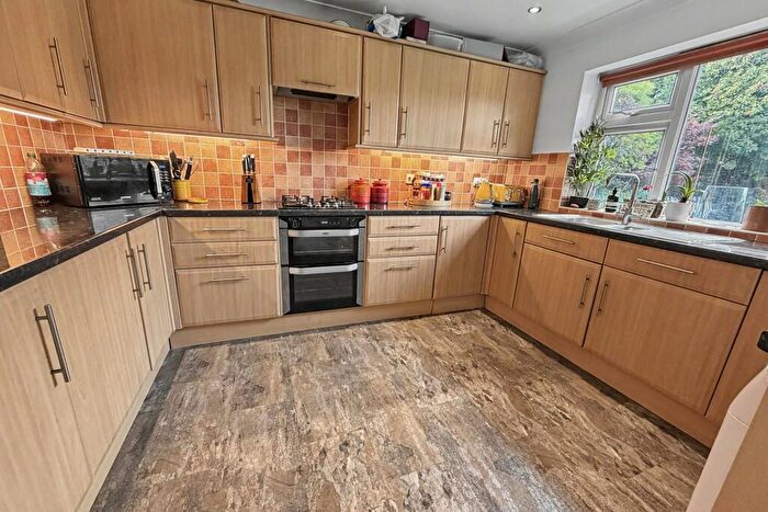 4 Bedroom Semi-Detached House For Sale In Northmoor, BH20 - Photo 7