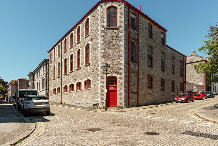 2 Bedroom Flat For Sale In Astor Court, The Barbican, Plymouth, PL4