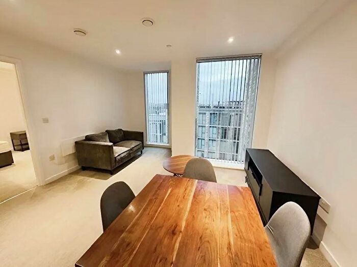 1 Bedroom Apartment To Rent In Burlington Square, Manchester, Greater Manchester, M15