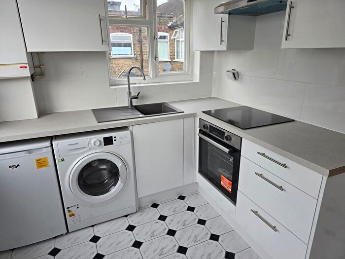 2 Bedroom Flat To Rent In Christchurch Avenue, Harrow, Greater London, HA3