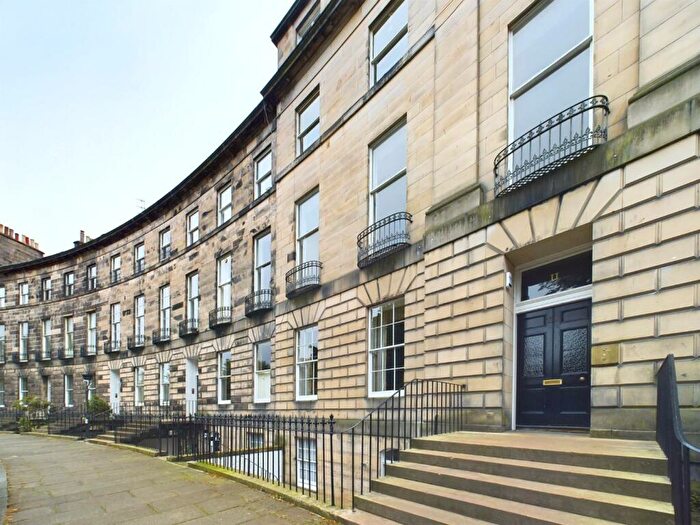 2 Bedroom Flat To Rent In Royal Circus, New Town, Edinburgh, EH3