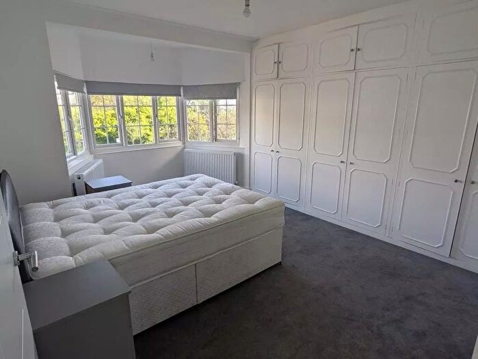 3 Bedroom Detached House To Rent In Elliot Road, Hendon, NW4
