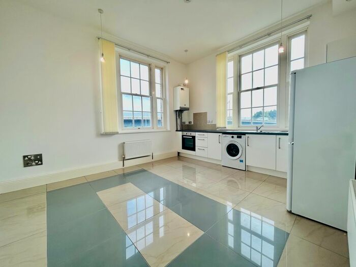 2 Bedroom Flat To Rent In Railway Terrace, Derby, DE1