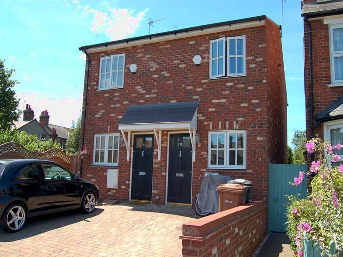2 Bedroom Semi-Detached House To Rent In Water Lane, Hitchin SG5