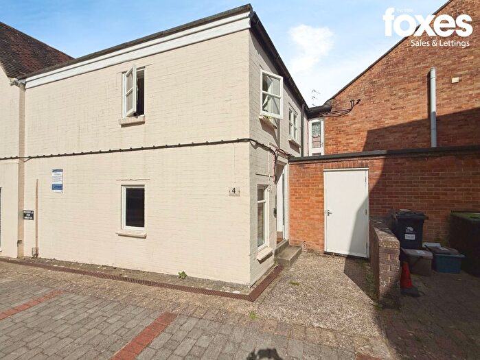 2 Bedroom Flat To Rent In Flat, King Street, BH21
