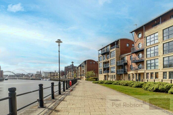 2 Bedroom Apartment To Rent In Mariners Wharf, East Quayside, Newcastle Upon Tyne, NE1