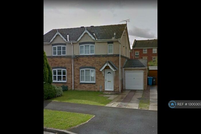 3 Bedroom Semi-Detached House To Rent In Maldon Drive, Hull, HU9