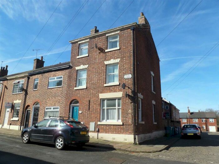 1 Bedroom Flat To Rent In Cholmondeley Street, Macclesfield, SK11