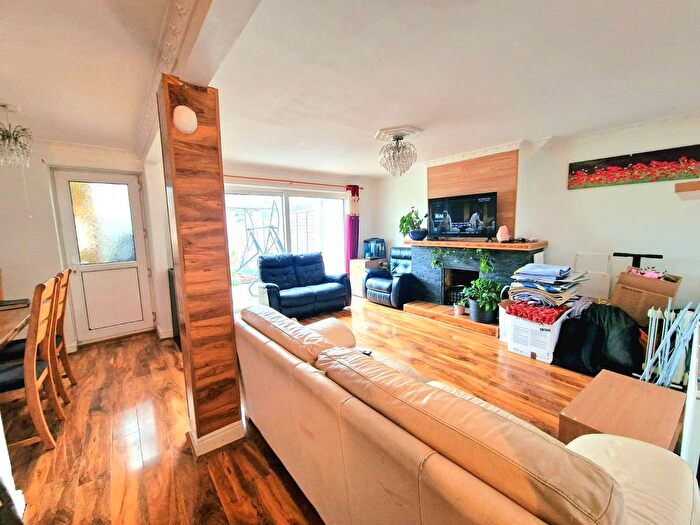 3 Bedroom Terraced House To Rent In Croxley View, Watford, WD18