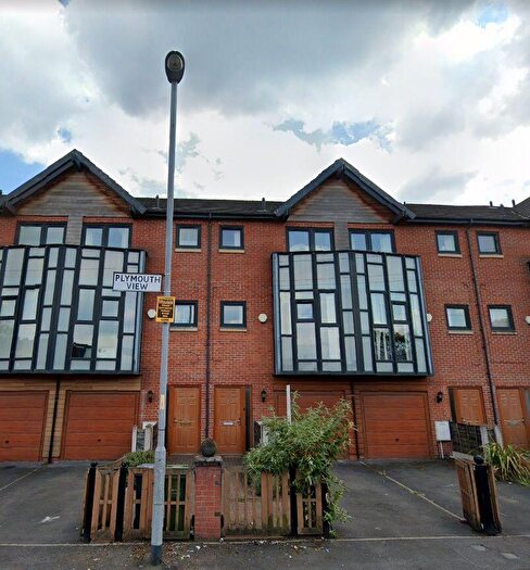 5 Bedroom Terraced House To Rent In Plymouth View, Manchester, M13